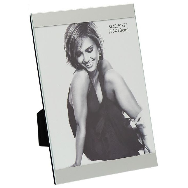 Металева настільна фоторамка для фото розміром 13×18 см Silver 5R AL001V7S KNZ Металева настільна фоторамка для фото розміром 13×18 см Silver 5R AL001V7S KNZ
