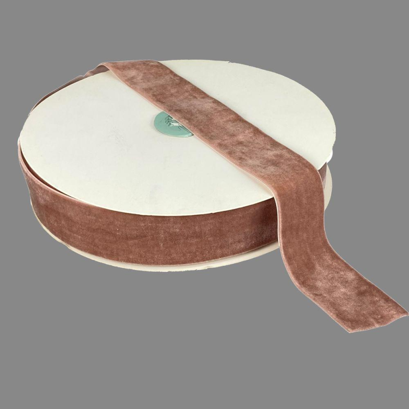 Оксамитова стрічка 4 см (±5 мм) х 30 ярдів Marill (D00840-Powder)