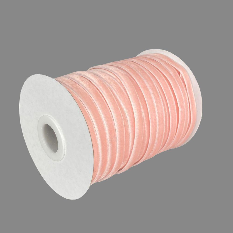 Оксамитова стрічка 0,6 см х 50 ярдів Marill (D00806-C 05)