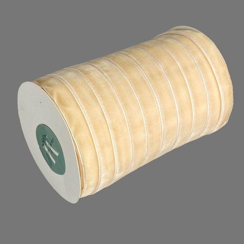 Оксамитова стрічка 1,5 см х 50 ярдів Бежевий Marill (D00815- 01)