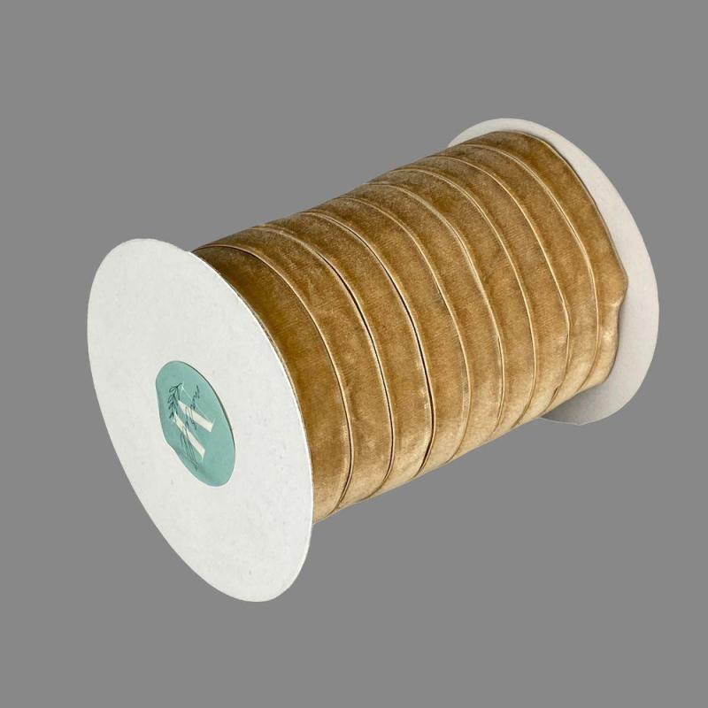 Оксамитова стрічка 1,5 см х 50 ярдів Бежевий Marill (D00815-19) Оксамитова стрічка 1,5 см х 50 ярдів Бежевий Marill (D00815-19)