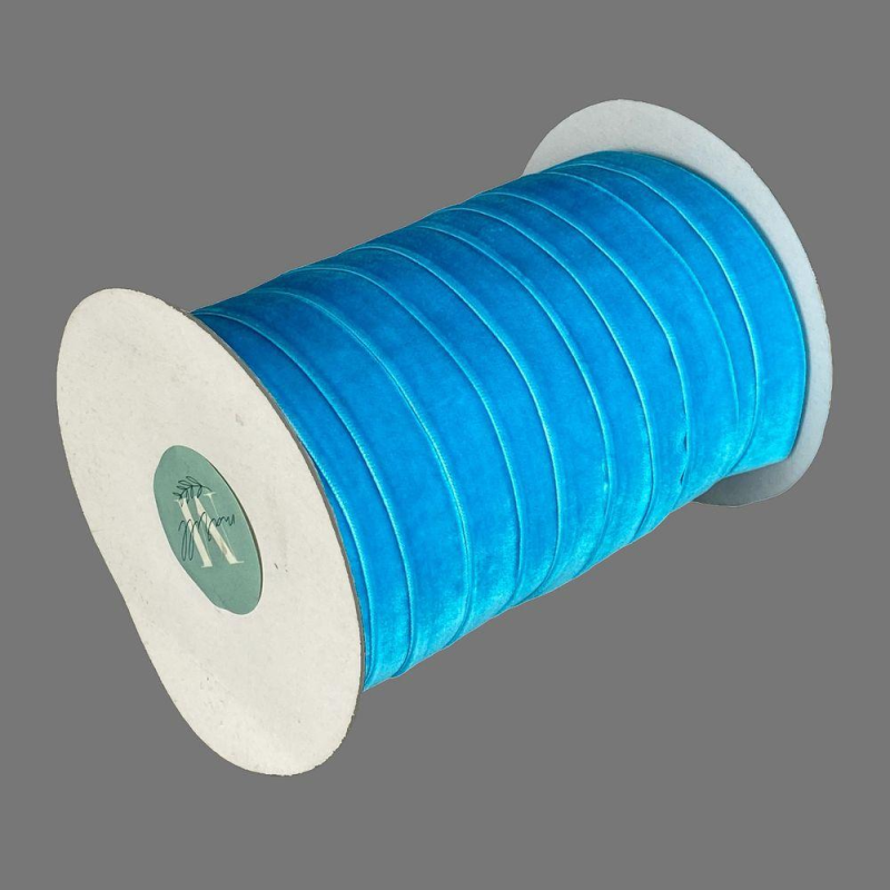 Оксамитова стрічка 1,5 см х 50 ярдів Блакитний Marill (D00815- 32) Оксамитова стрічка 1,5 см х 50 ярдів Блакитний Marill (D00815- 32)